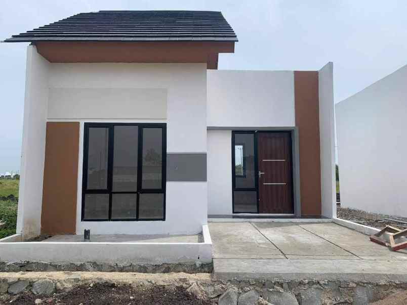 dijual rumah jl raya palimanan jatibarang