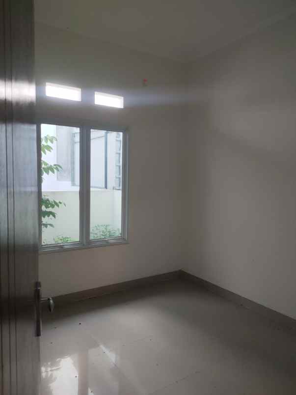 dijual rumah jl raya pondok rajeg