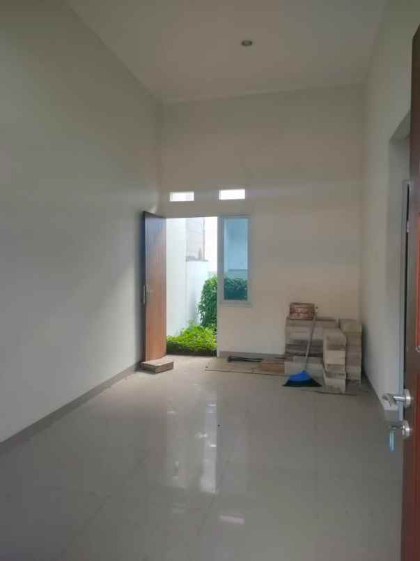 dijual rumah jl raya pondok rajeg