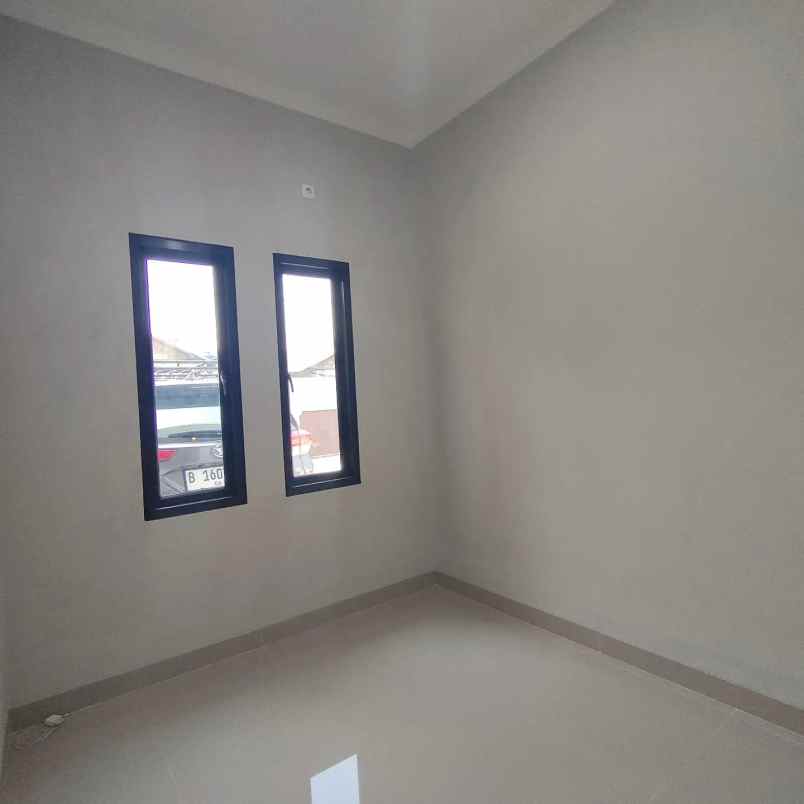 dijual rumah jl raya vila dago tol