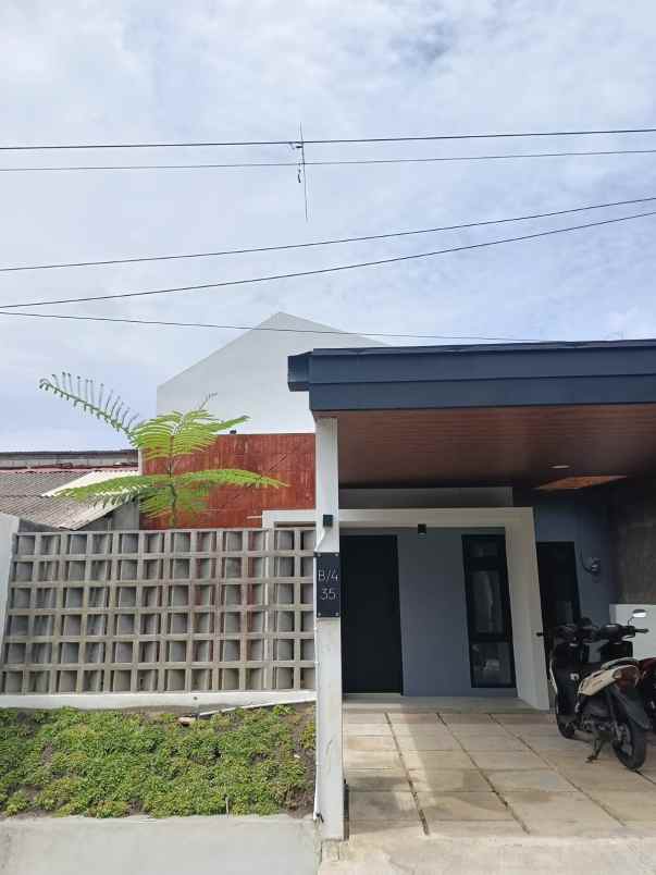 dijual rumah jl selarong area sawah