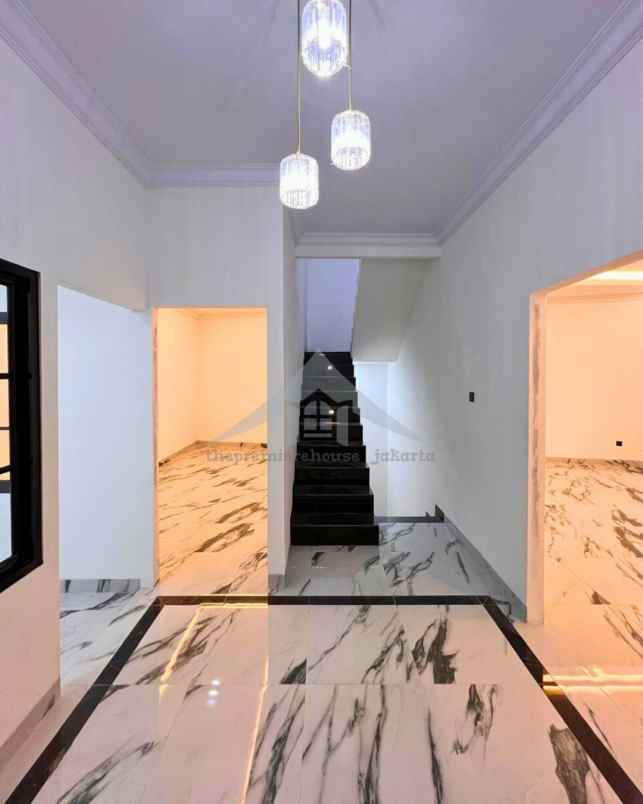 dijual rumah jl tanjung barat selatan