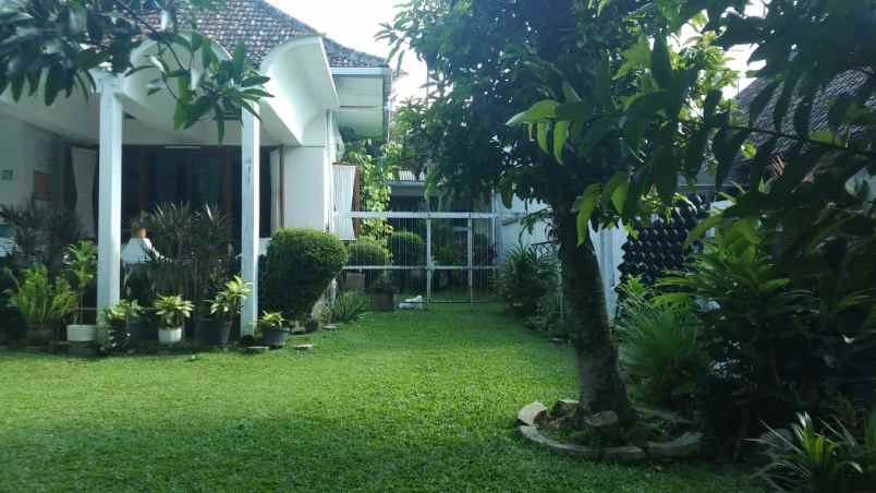 dijual rumah jln cisangkuy cihapit