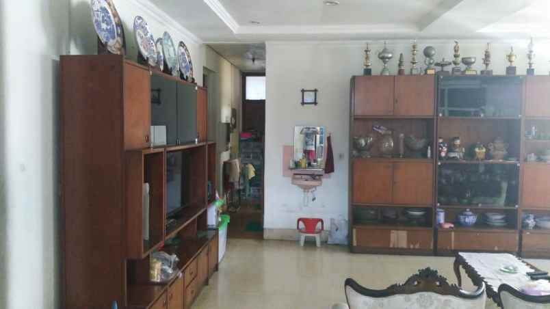 dijual rumah jln cisangkuy cihapit