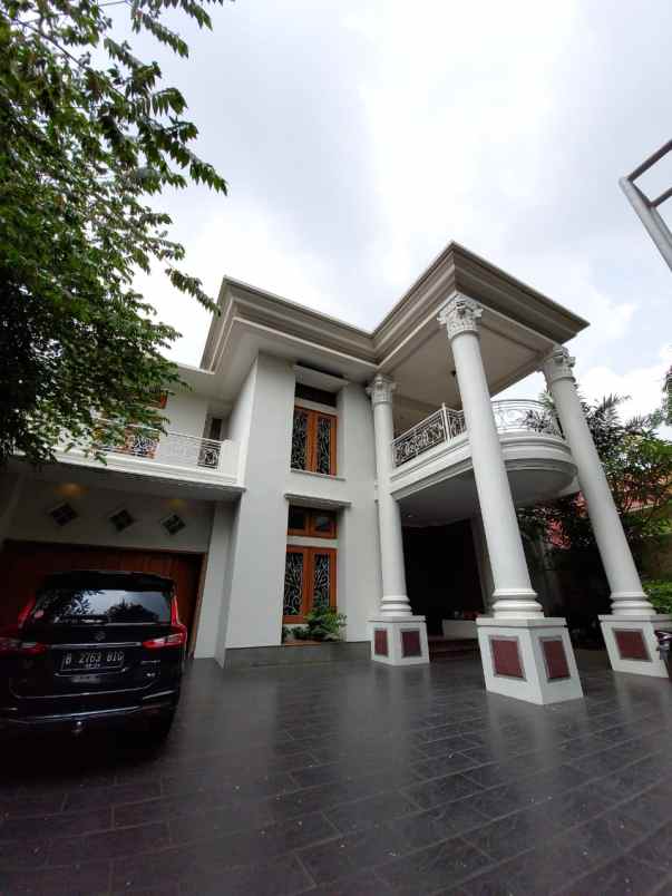 dijual rumah jln darmawangsa x