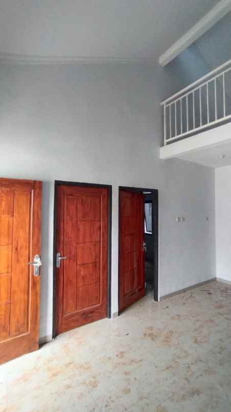 dijual rumah jln raya cibening