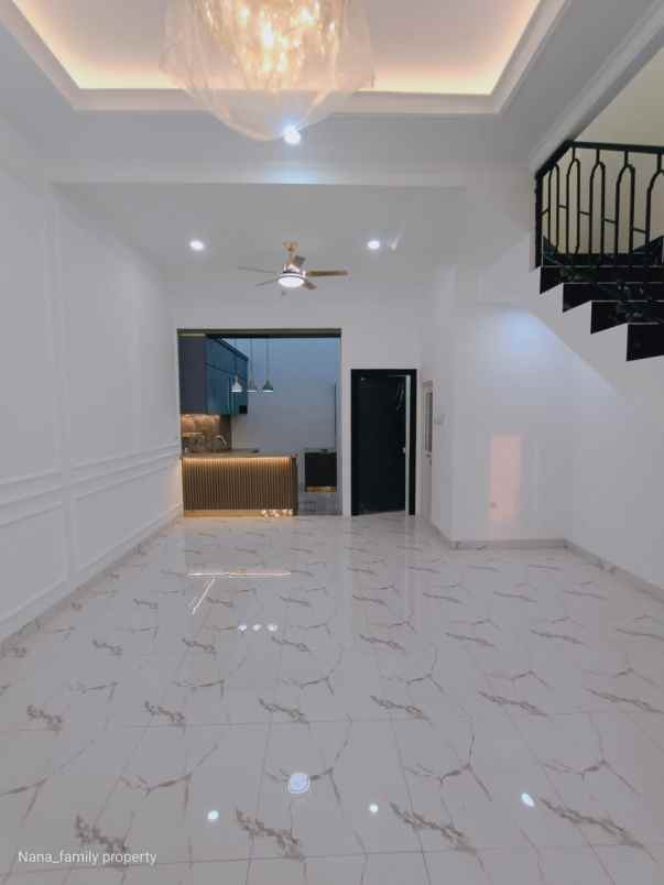 dijual rumah jln raya pondok aren