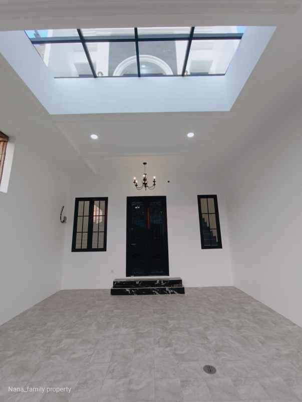 dijual rumah jln raya pondok aren