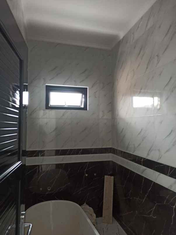 dijual rumah jln rs persahabatan