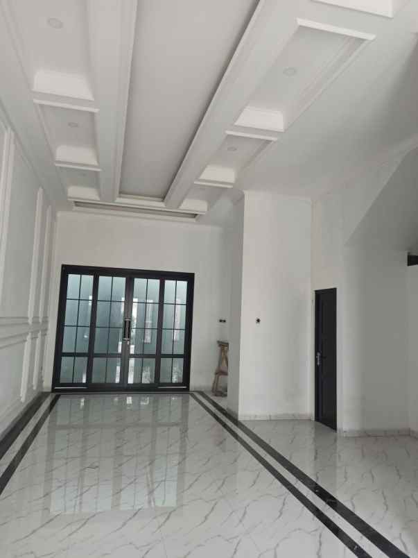 dijual rumah jln rs persahabatan