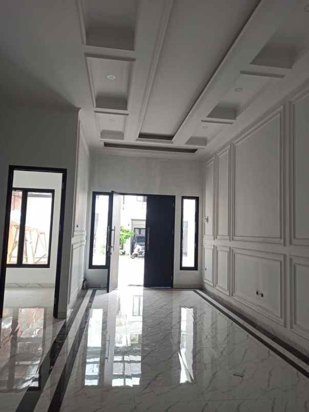 dijual rumah jln rs persahabatan
