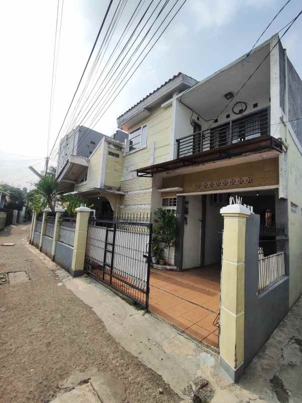 dijual rumah jln setia