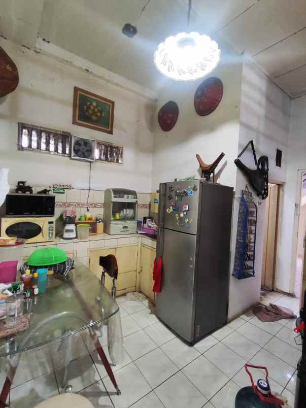 dijual rumah jln setia