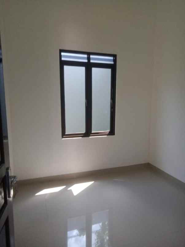 dijual rumah kalibaru cilodong depok