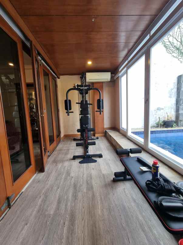 dijual rumah kebayoran baru ada fasilitas mini gym