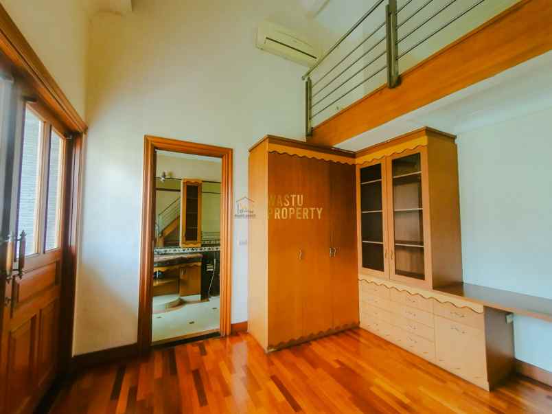 dijual rumah kebayoran lama