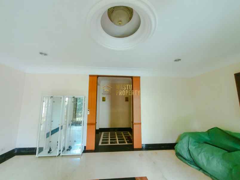 dijual rumah kebayoran lama