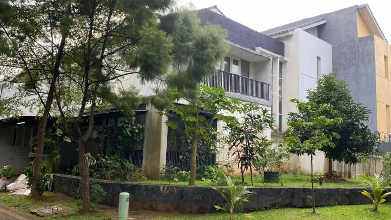 dijual rumah kebayoran village bintaro