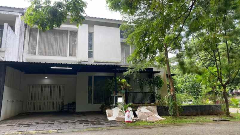 dijual rumah kebayoran village bintaro