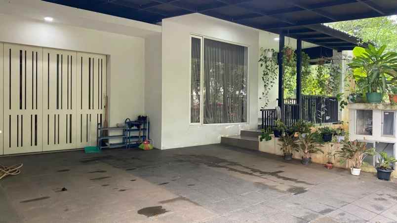 dijual rumah kebayoran village bintaro