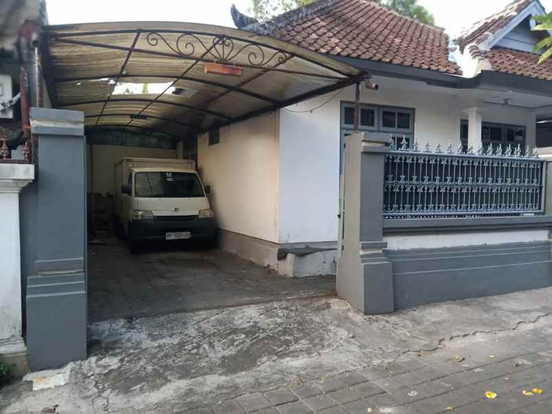 dijual rumah kebo iwa utara denpasar