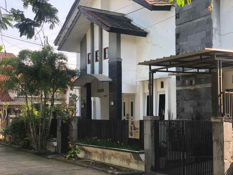 dijual rumah kec buah batu