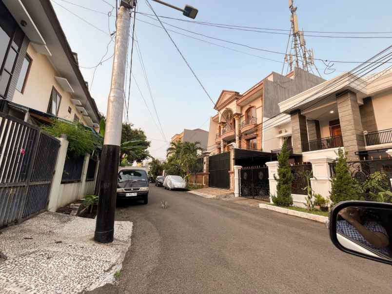 dijual rumah kelapa gading