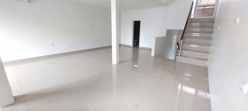 dijual rumah kelapa hibrida kelapa gading