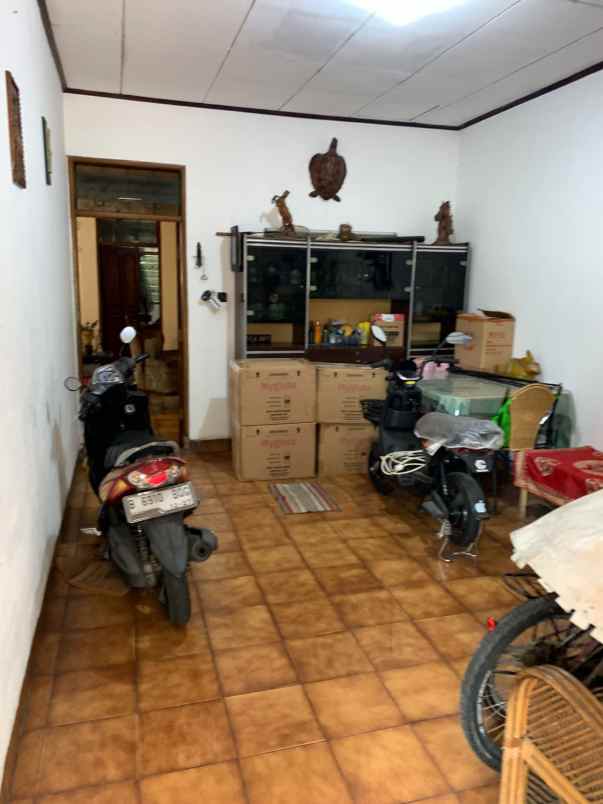 dijual rumah kemanggisan