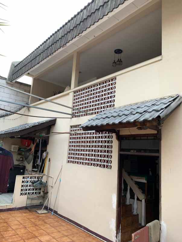 dijual rumah kemanggisan