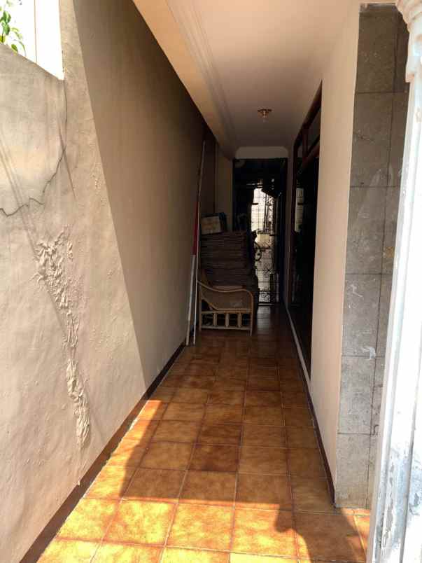 dijual rumah kemanggisan