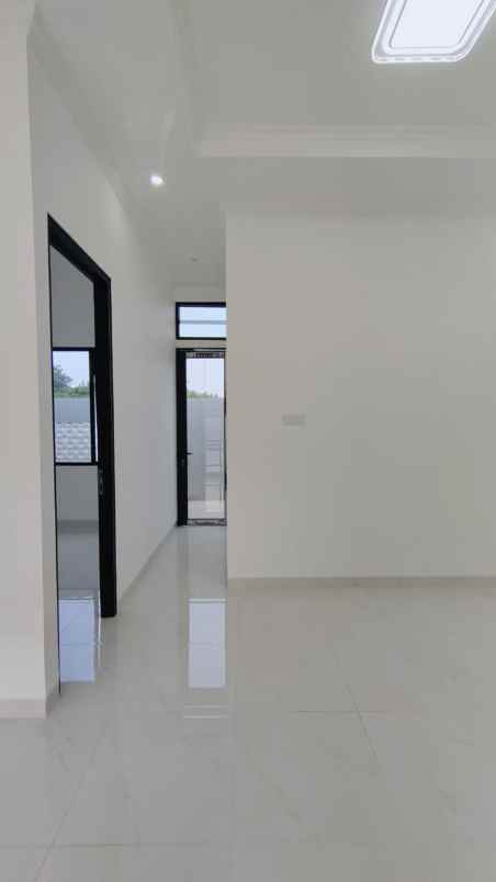 dijual rumah kencana loka bsd city