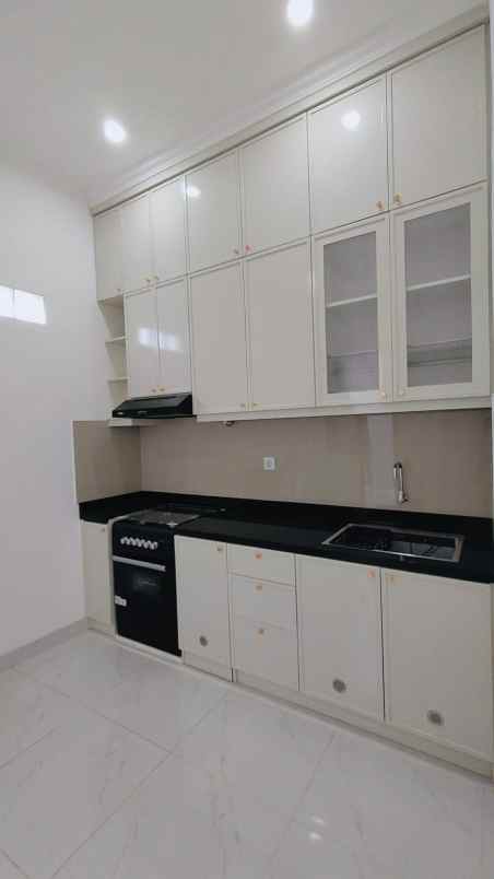 dijual rumah kencana loka bsd city