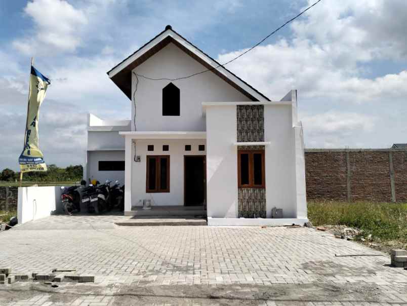 dijual rumah kertonatan kartasura