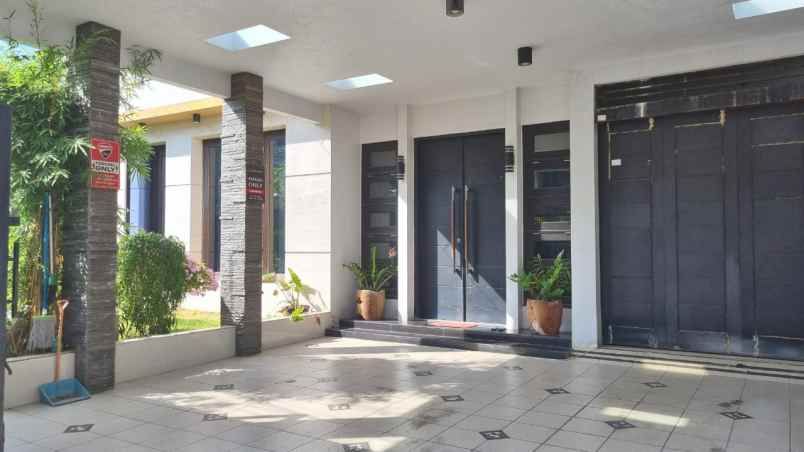 dijual rumah klampis anom