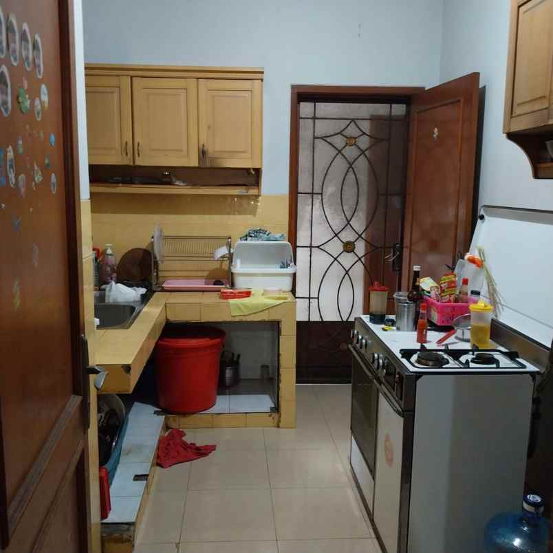 dijual rumah klasik hook di duren sawit jakarta timur