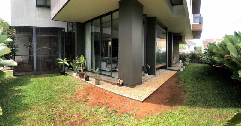 dijual rumah komplek admiralty