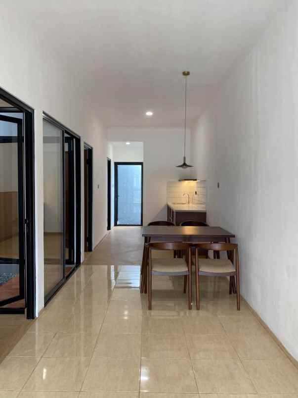 dijual rumah komplek arcamanik