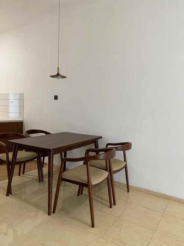 dijual rumah komplek arcamanik