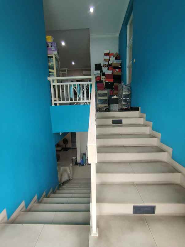 dijual rumah komplek billymoon pondok