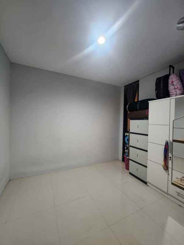 dijual rumah komplek bumi adipura