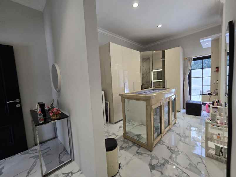 dijual rumah komplek gegerkalong permai