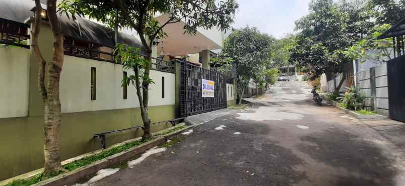 dijual rumah komplek giri mekar permai