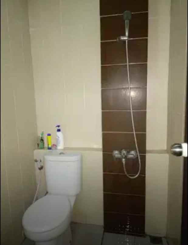 dijual rumah komplek grand sharon