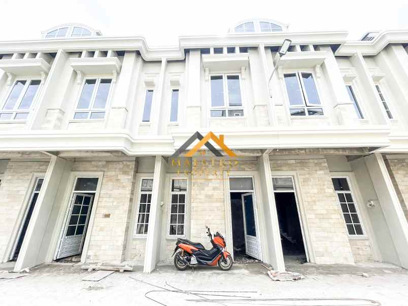 dijual rumah komplek harmoni regency