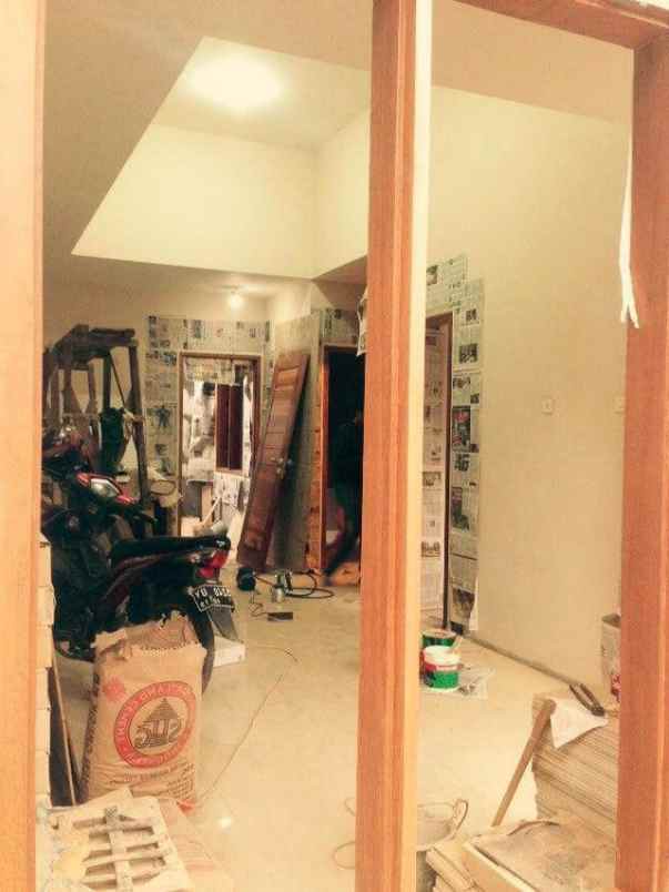 dijual rumah komplek margahayu raya