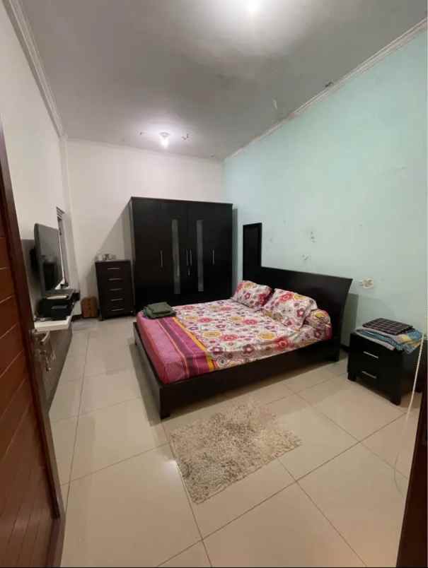 dijual rumah komplek margahayu raya