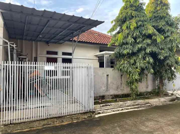 dijual rumah komplek margahayu raya