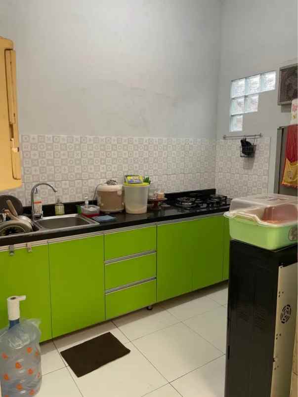 dijual rumah komplek margahayu raya