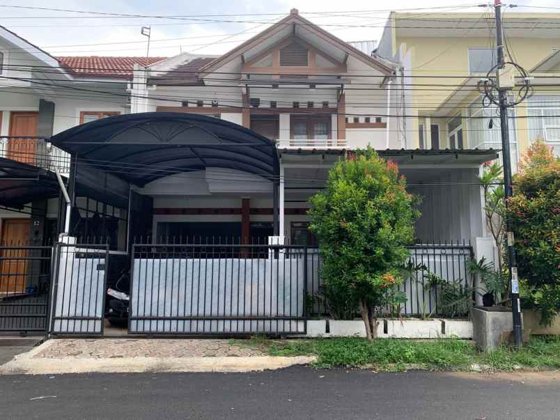 dijual rumah komplek pelangi antapani